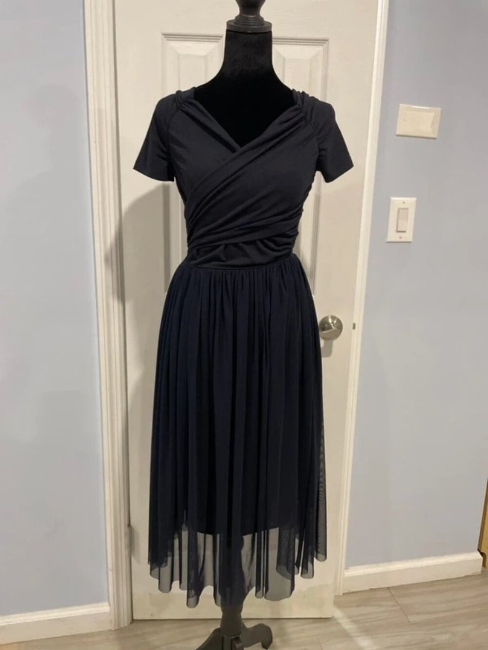 Zara Women’s Black Pleated Midi Dress XS NWT